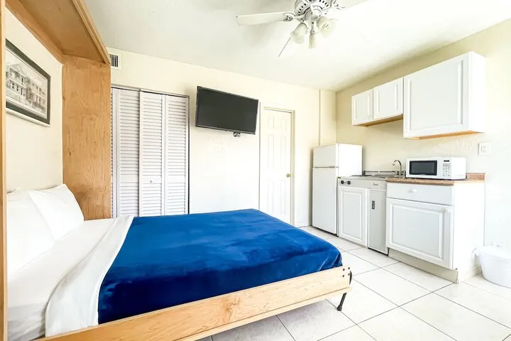 Room 3 of 18