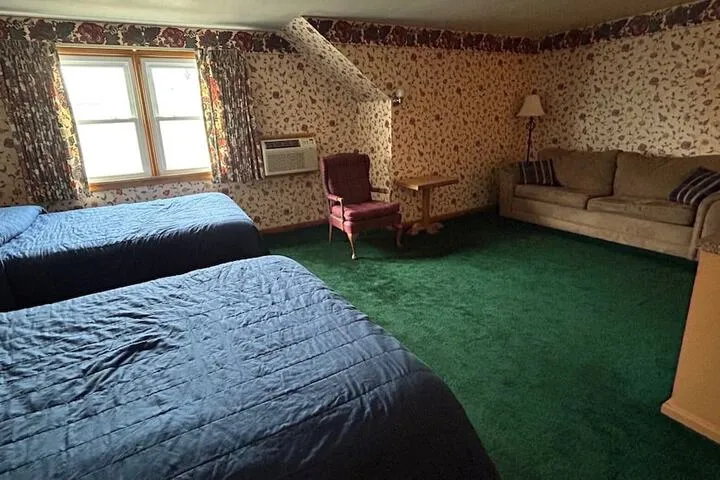 Room 4 of 19