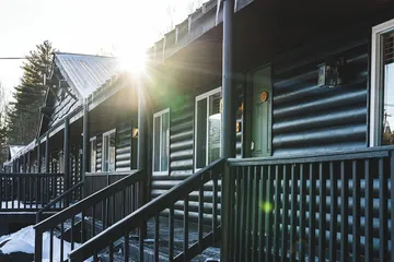 Wolfjaw Lodge