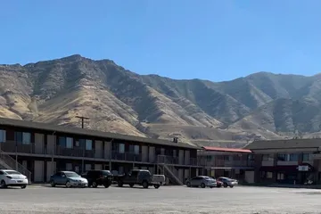 Days Inn by Wyndham Lake Point