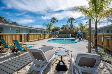 The Hotel Palms Poolside