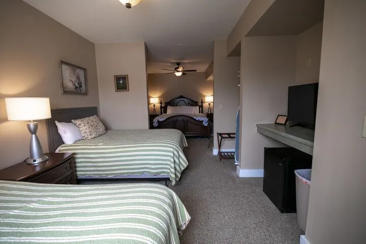 Room 4 of 79