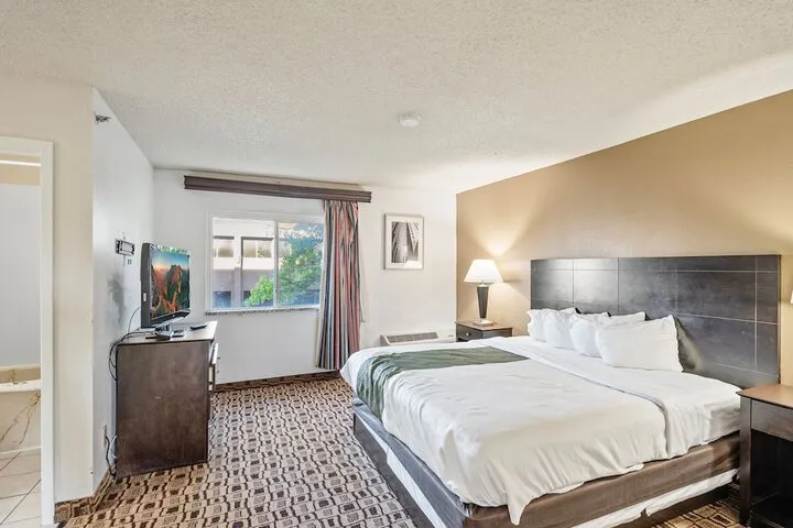 Room 5 of 20