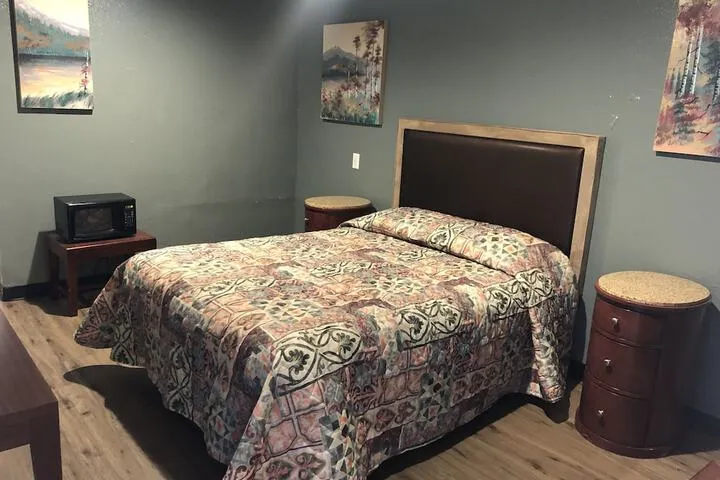 Room 3 of 12