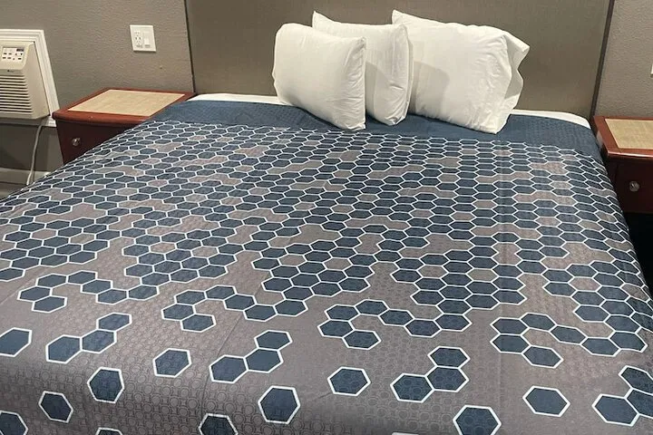 Room 5 of 12