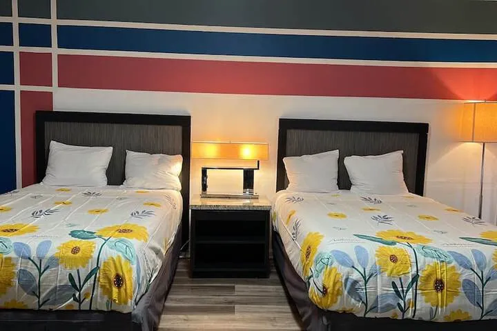 Room 5 of 16