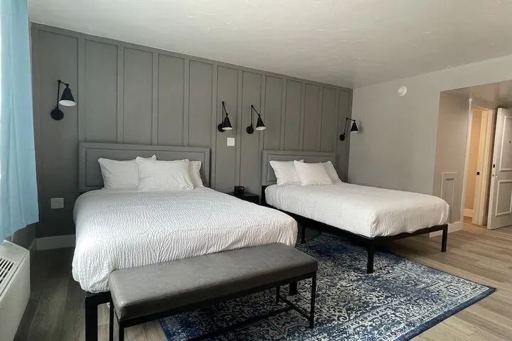 Room 4 of 15