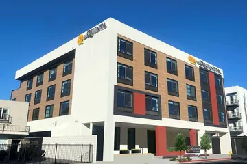 La Quinta Inn & Suites by Wyndham San Jose Airport-Downtown
