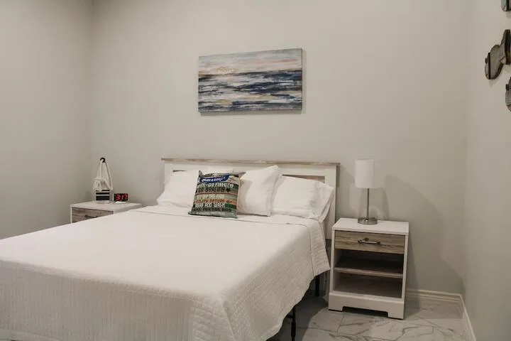 Room 3 of 43