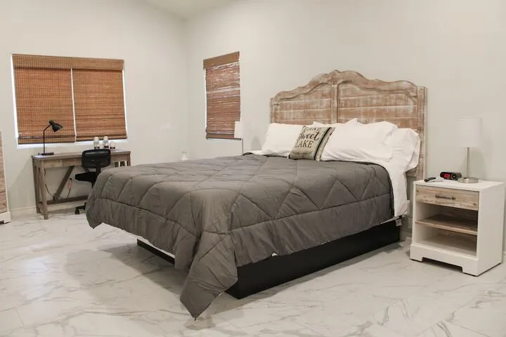 Room 2 of 43