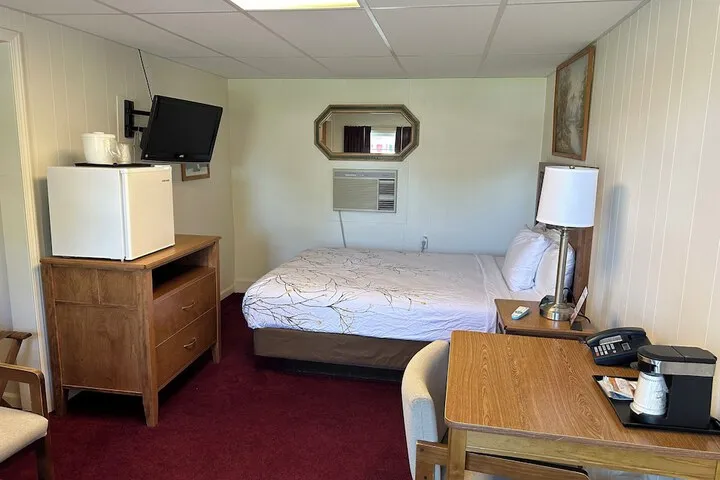 Room 3 of 16