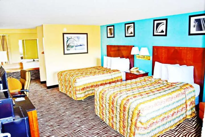 Room 5 of 25
