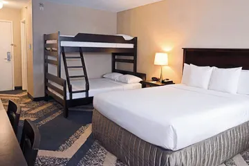 Skyline Hotel & Waterpark