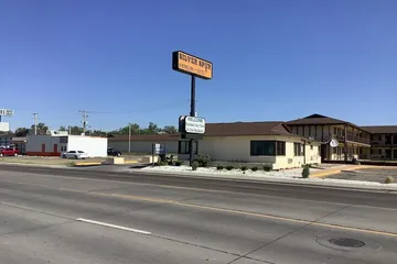 Silver Spur Vintage Inn & Suites