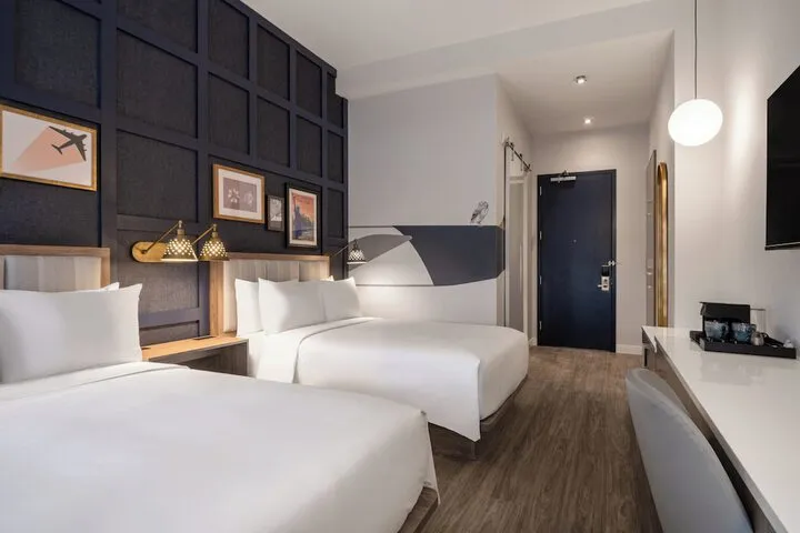 Room 4 of 66