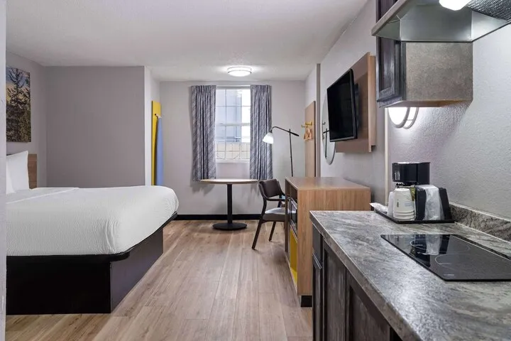 Room 5 of 30