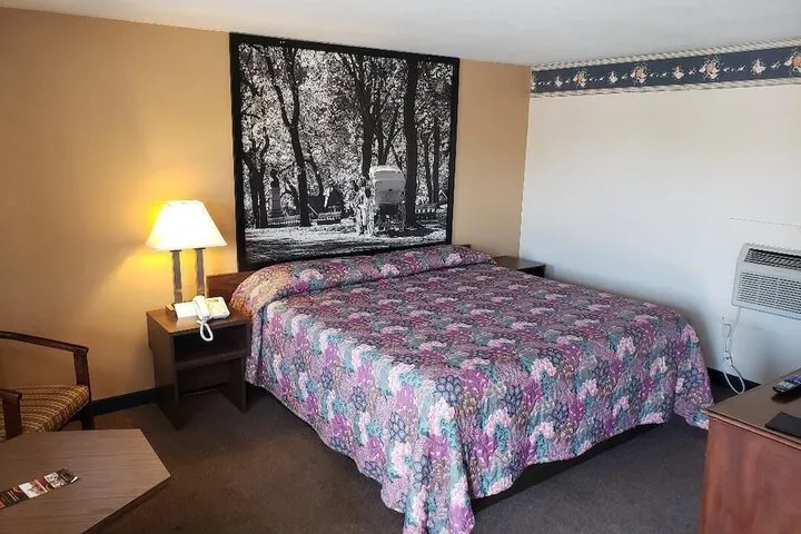 Room 5 of 10