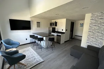 Harborside Suites