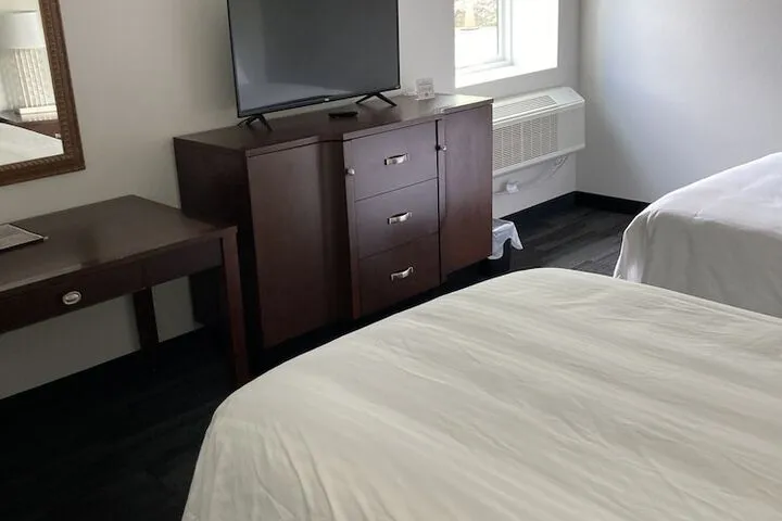Room 3 of 18