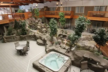 Cmon Inn Hotel & Suites
