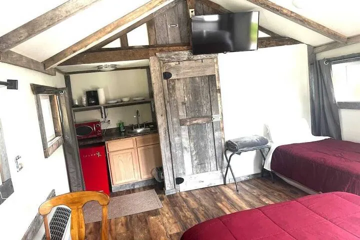 Room 5 of 11
