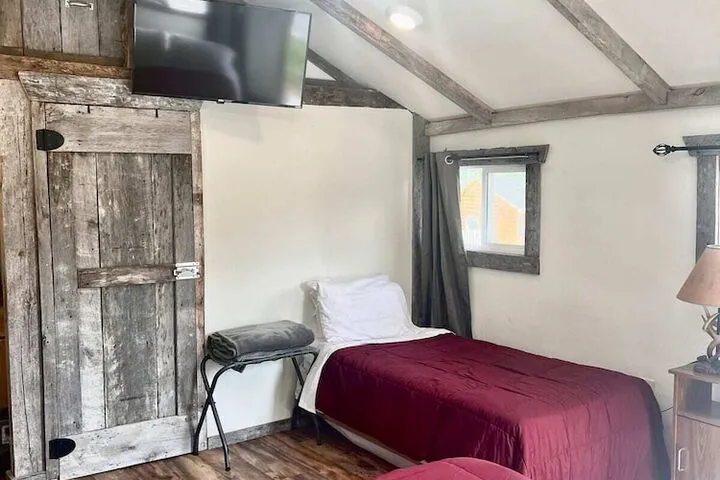 Room 4 of 11