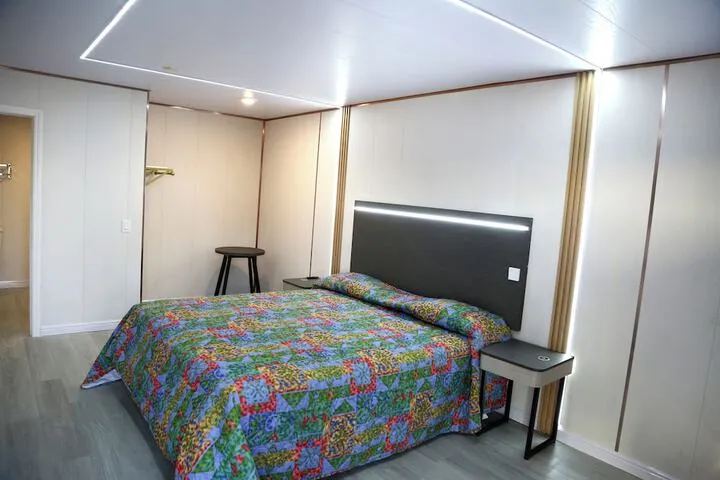 Room 5 of 13