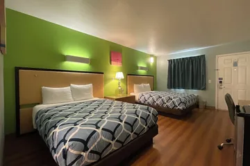 Country Yard Inn and Suite