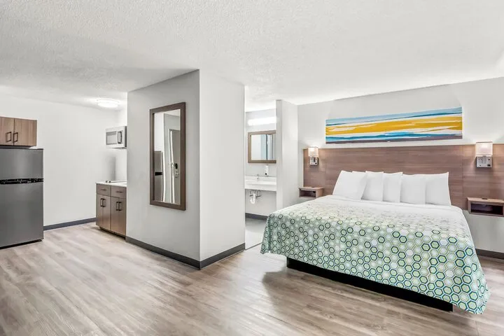 Room 4 of 26