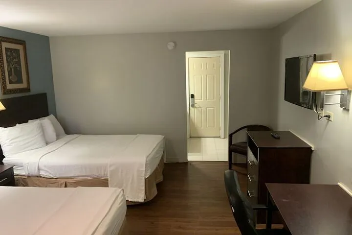Room 4 of 27