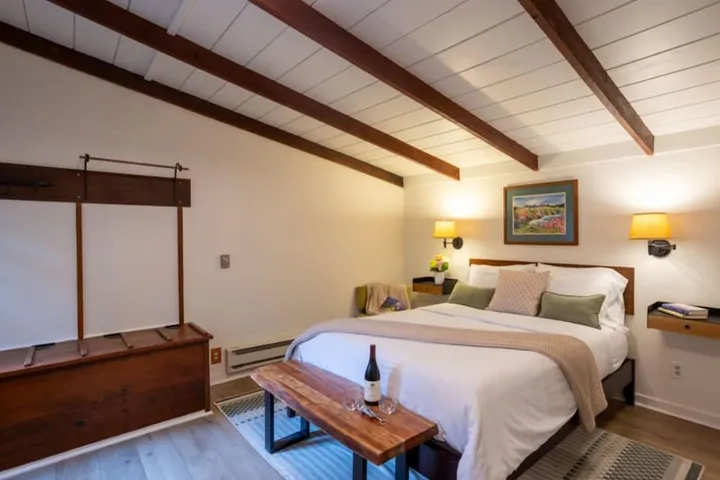 Room 3 of 38