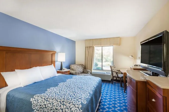 Room 4 of 24