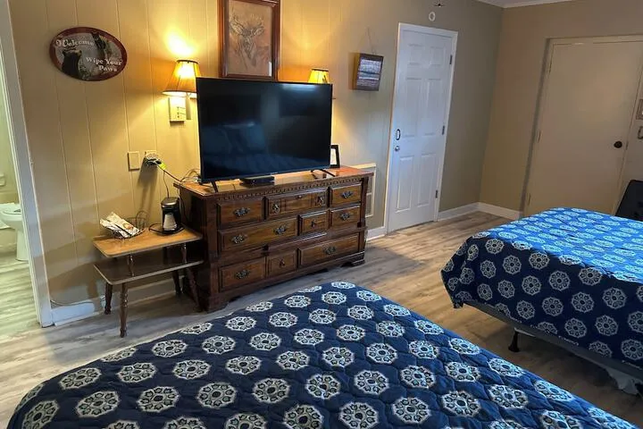 Room 3 of 10