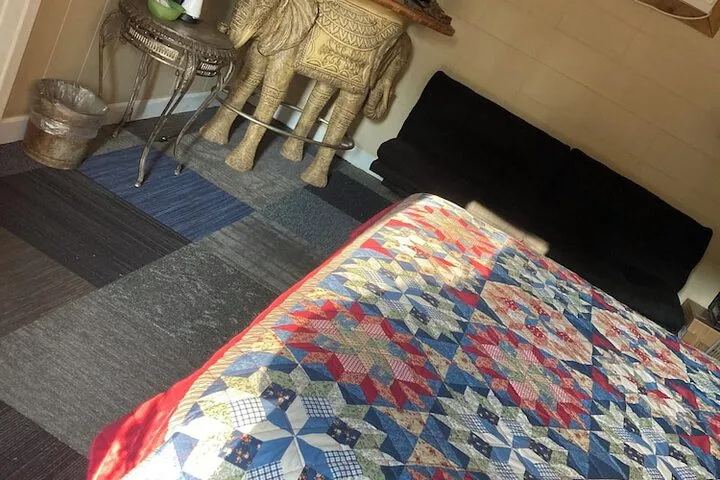 Room 5 of 10