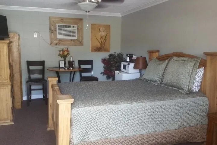 Room 4 of 10