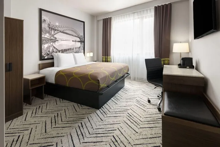 Room 5 of 25