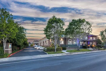 Holiday Inn Express & Suites Mountain View Silicon Valley by IHG