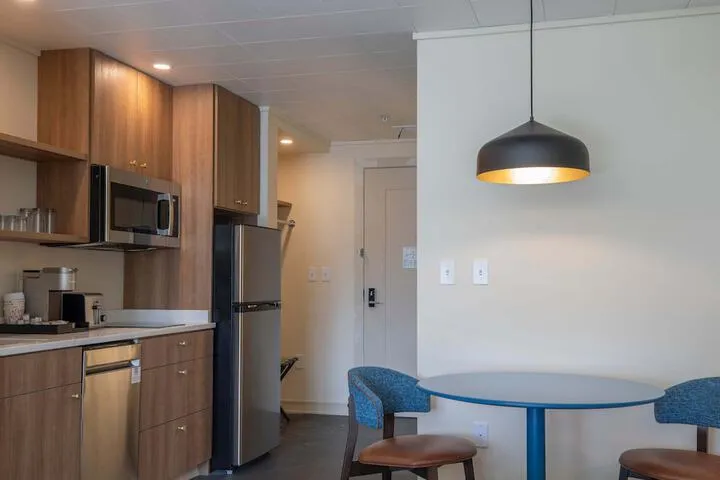 Room 4 of 39
