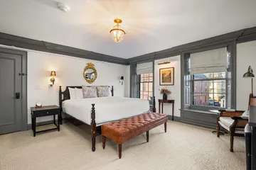 The Davenport Inn