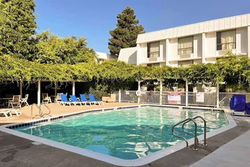 Studio 6 Belmont CA – San Francisco - Redwood