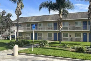 Studio 6 Suites - Riverside Ca