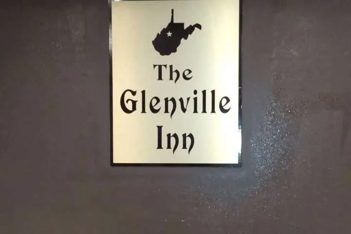 Hotel 2 of 49
