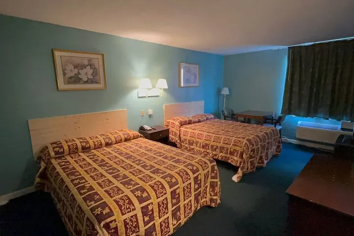 Room 3 of 8