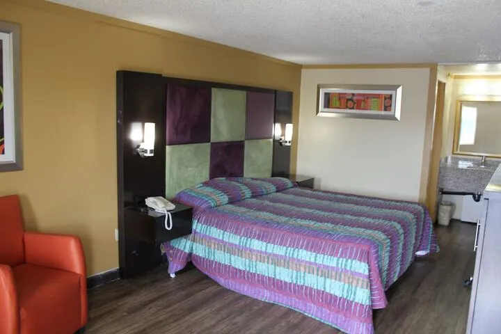 Room 4 of 14