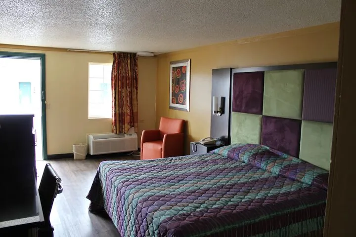 Room 5 of 14