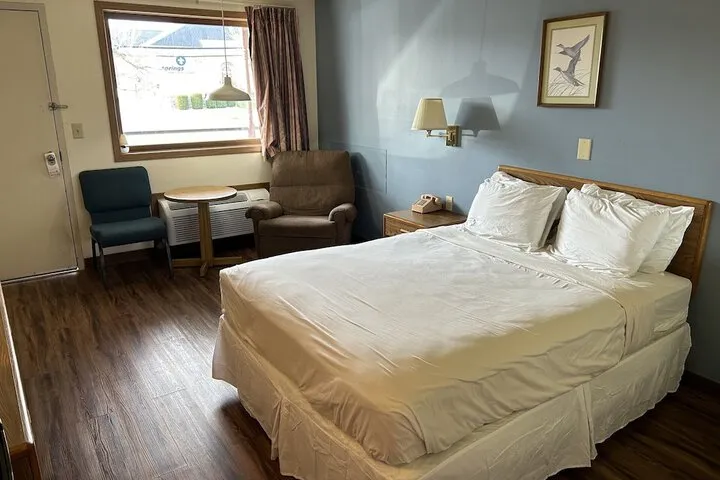 Room 4 of 80