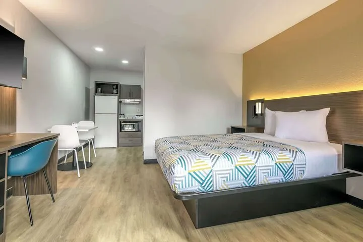 Room 5 of 26