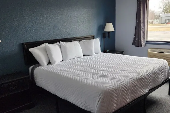 Room 5 of 32