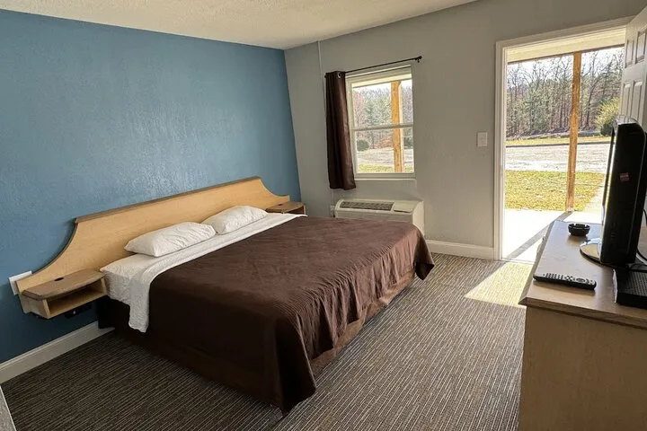 Room 2 of 8