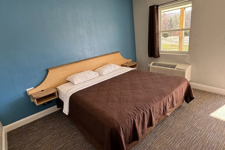 Room 3 of 8